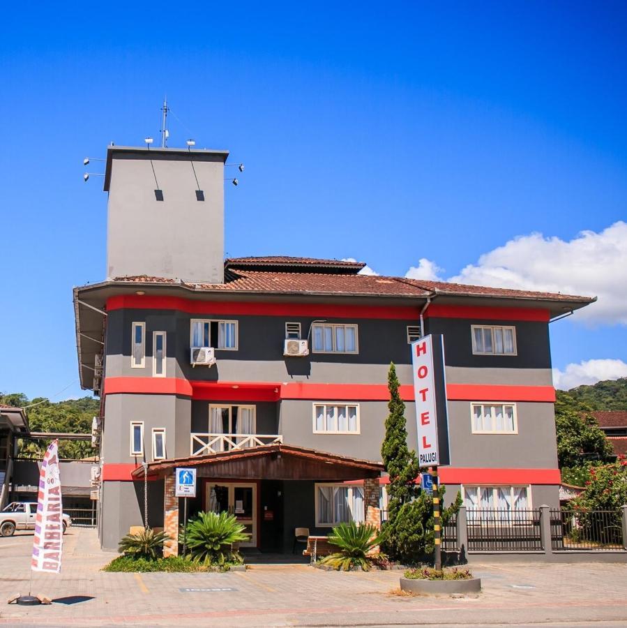 酒店 Palugi 2*